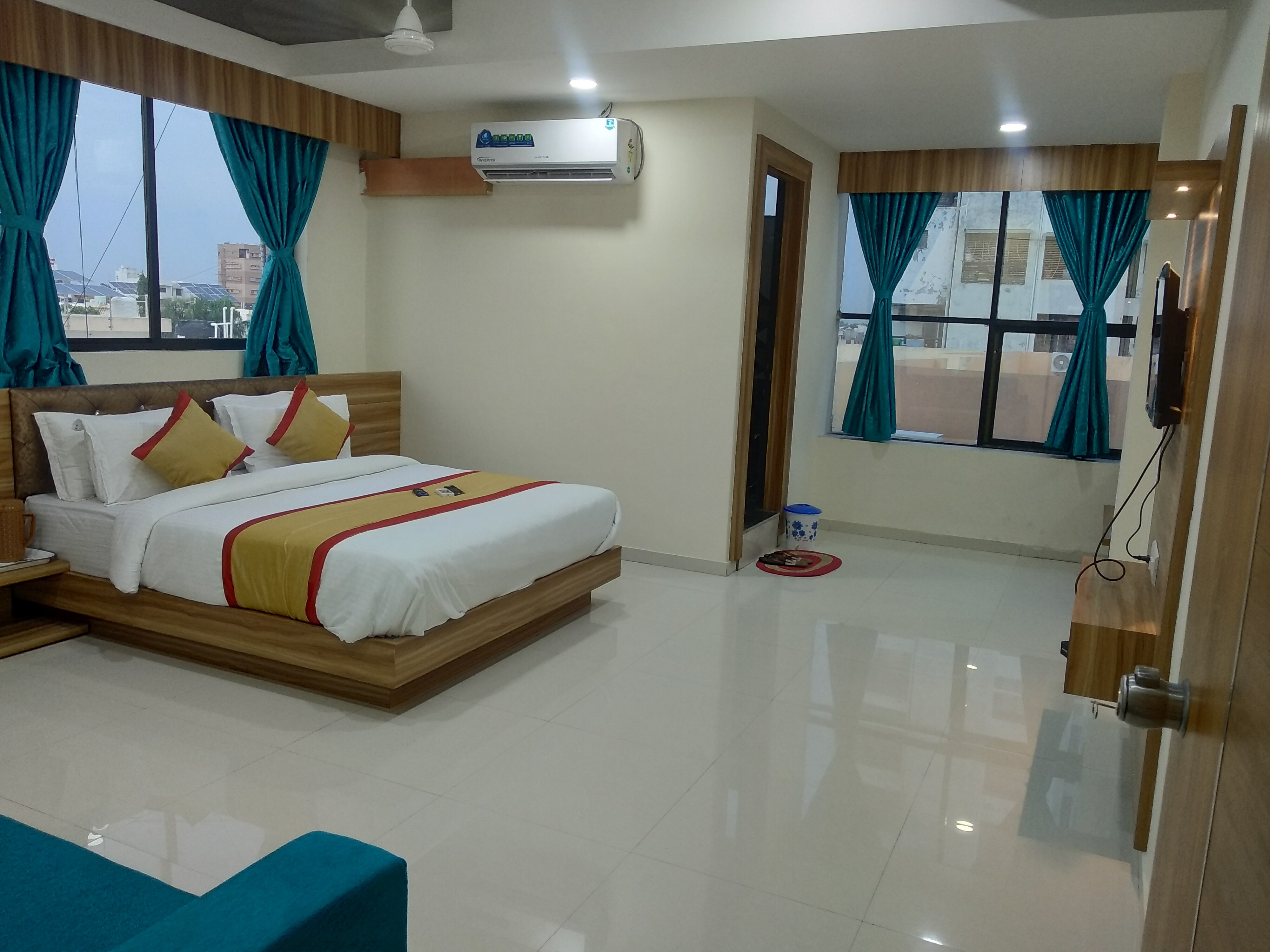 Hotel Rest & Ride