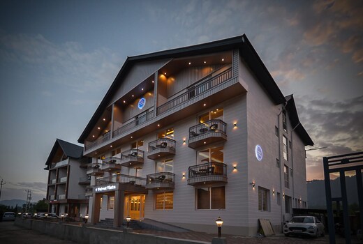 HOTEL VELVET VISTA
