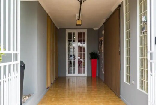 Studio at Central Kolkata, Wellington |New Market