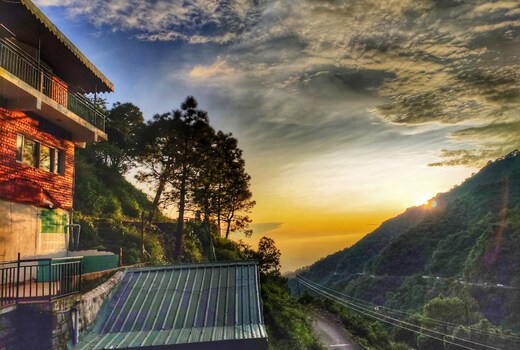 Brookside Retreat Safarmaina Resort | Rooms & Pool