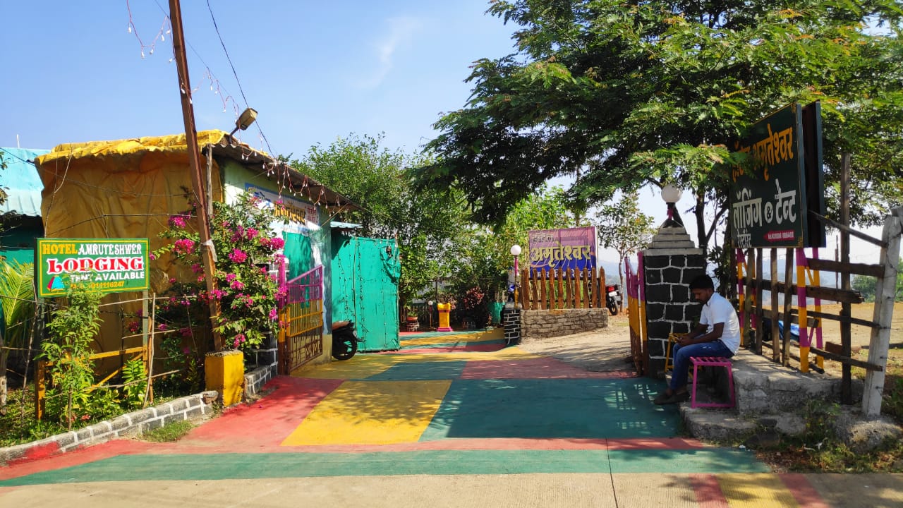 Amruteshwar Hotel