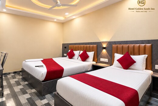 Hotel Golden Sands Inn