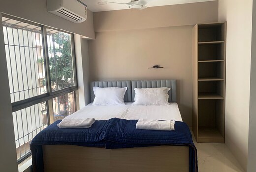Downtown 2 Bed Apt