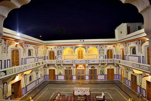 Mini Palace Samod