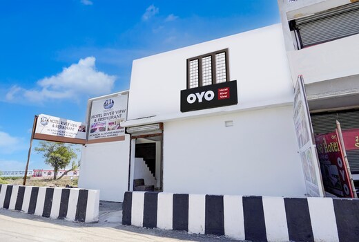 Hotel O River View & Restaurant