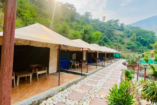 Tiger Fall Aquatic Camps | Swiss Tents