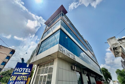 OM HOTEL