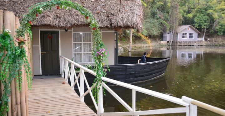 Tourist Lodge