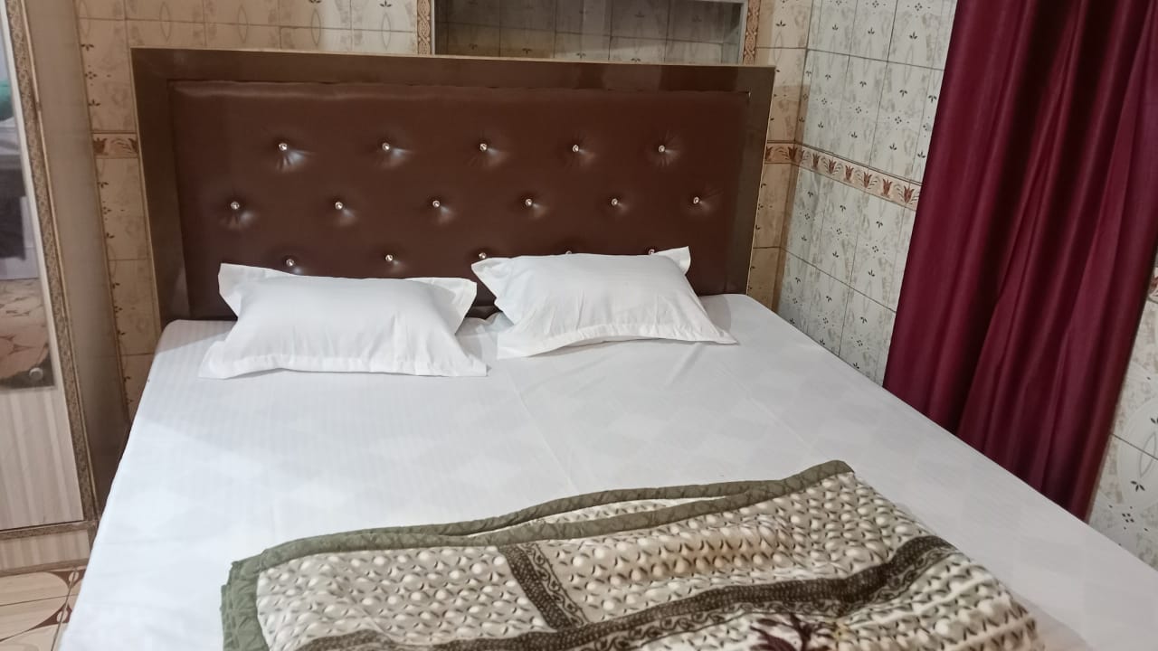 Shri Krishna Home Stay ( B& B)