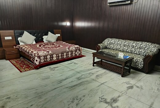 SATKAR PALACE HOTEL