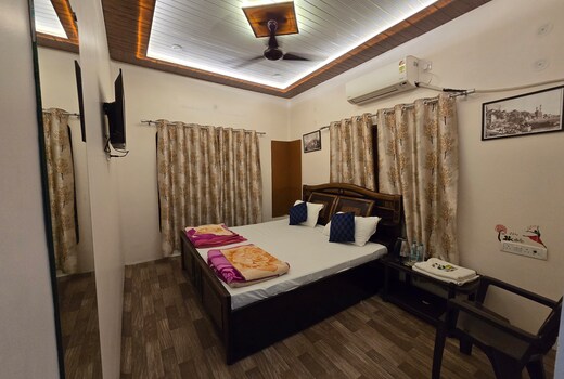 Shivohm Inn Homestay | 400mts from Kashi Temple
