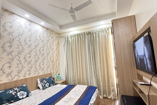 Couple Friendly Studio Business Stay Near Expo