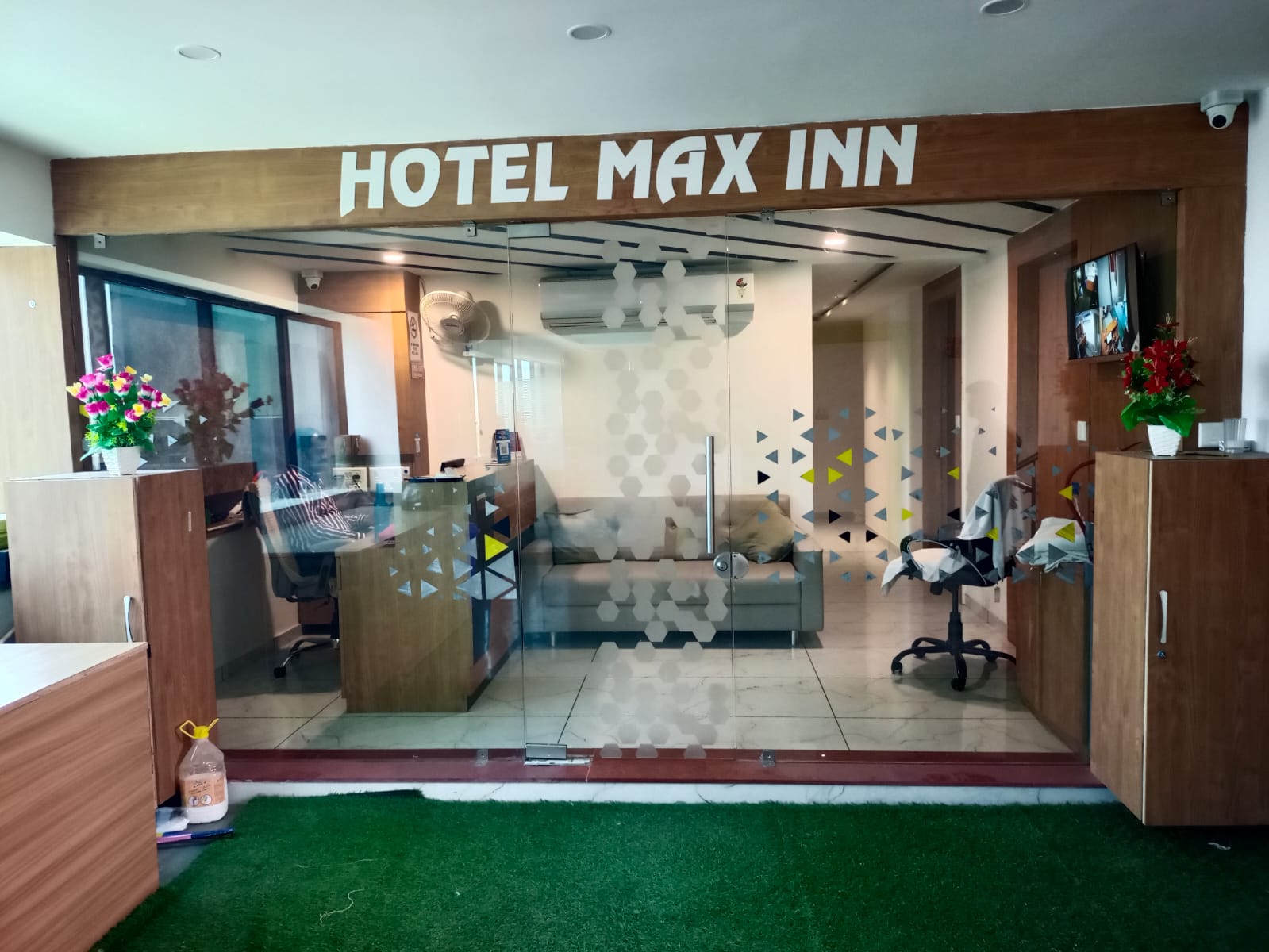 Hotel Max Inn SG Highway