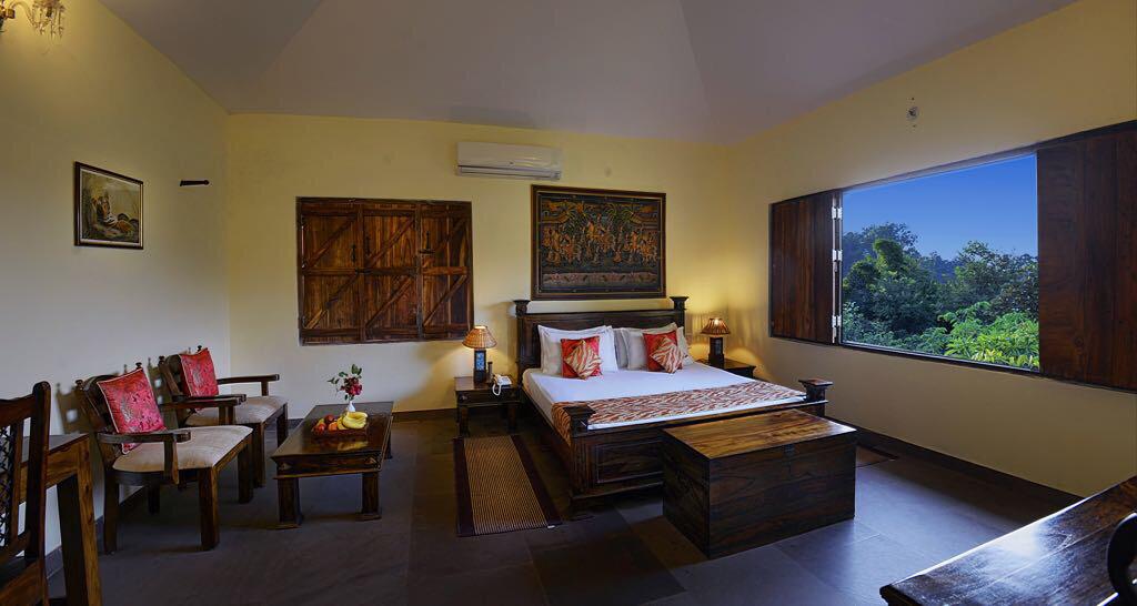 Courtyard House, Kanha