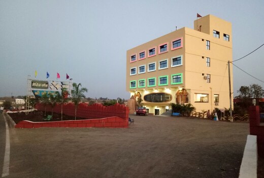 Shriji Resorts