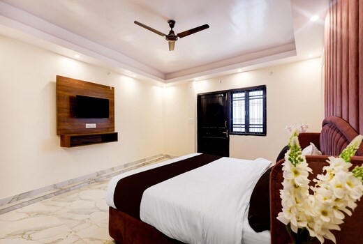 SPOT ON THE ONYX HOTEL