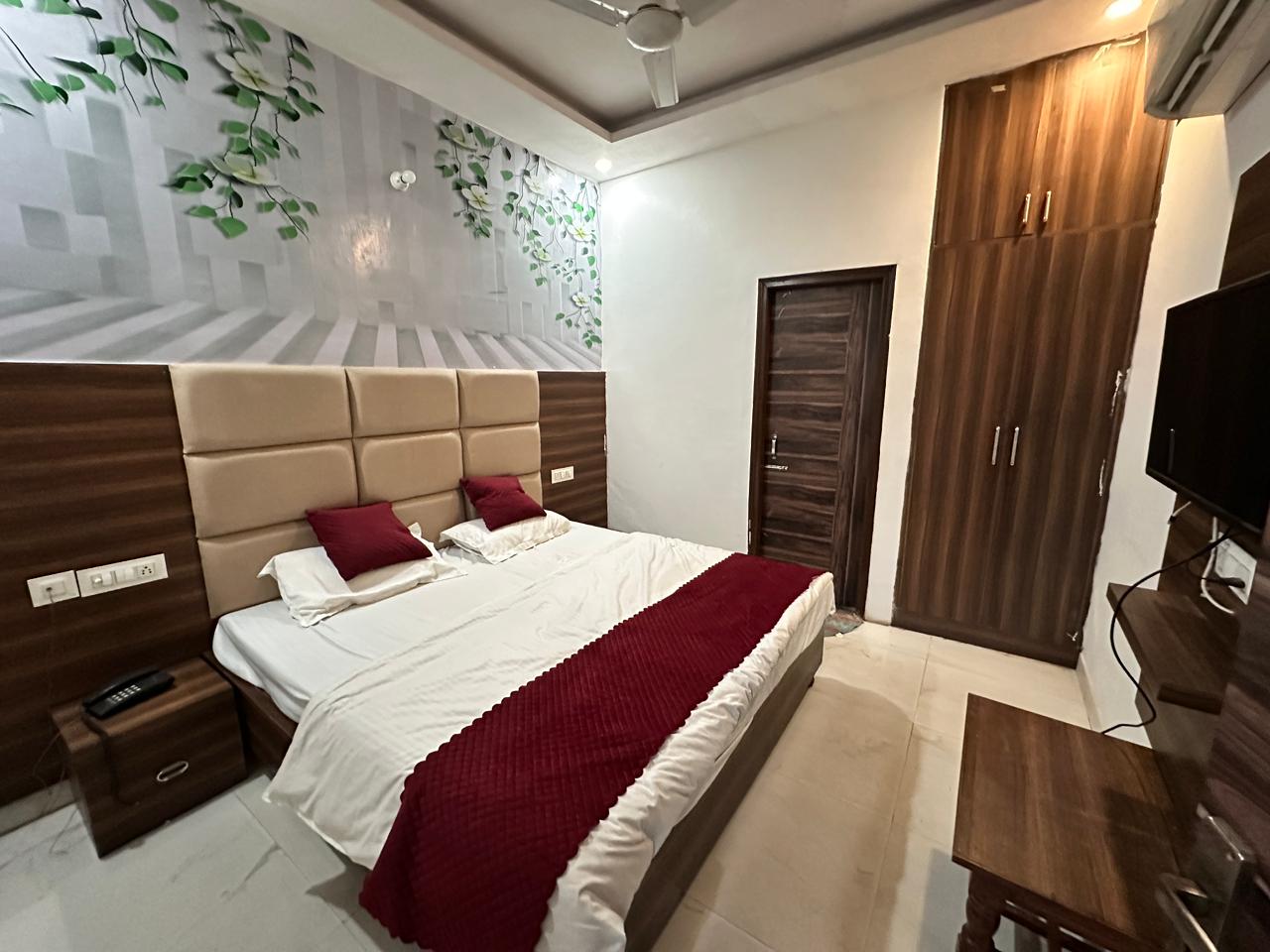 Hotel SSCrown
