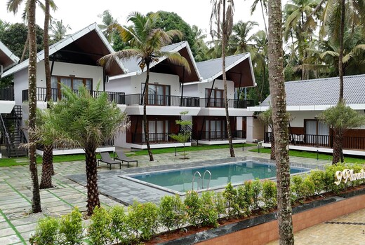 9 Planets Resort Trasi