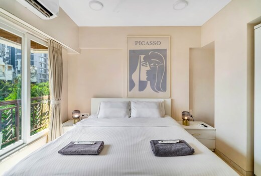Tao B Cozy Private Room in Shared 3BHK