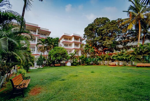 Maashpi Hotel & Resort