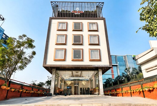 The Eco Satva (Vegetarian with all Options)