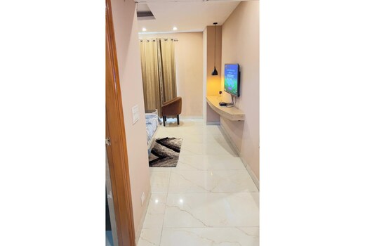 GAUTAMS MOTEL AND RESORT