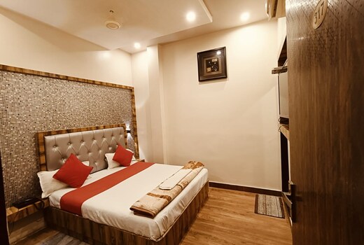 Hotel Jeelan Palace
