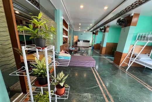 SS BACKPACKERS HOSTEL
