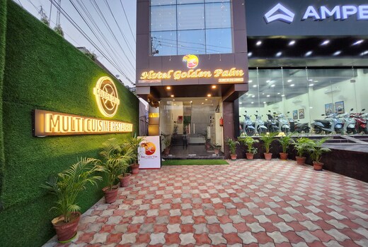 Hotel Golden Palm