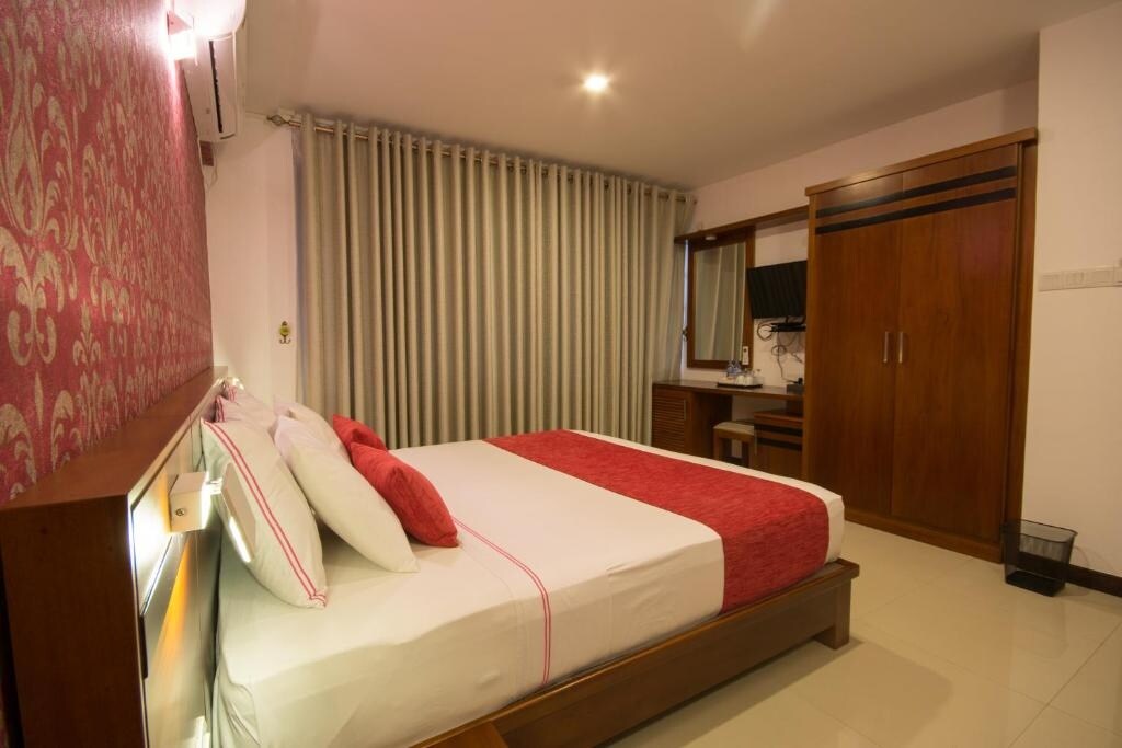Ceyloni City Hotel