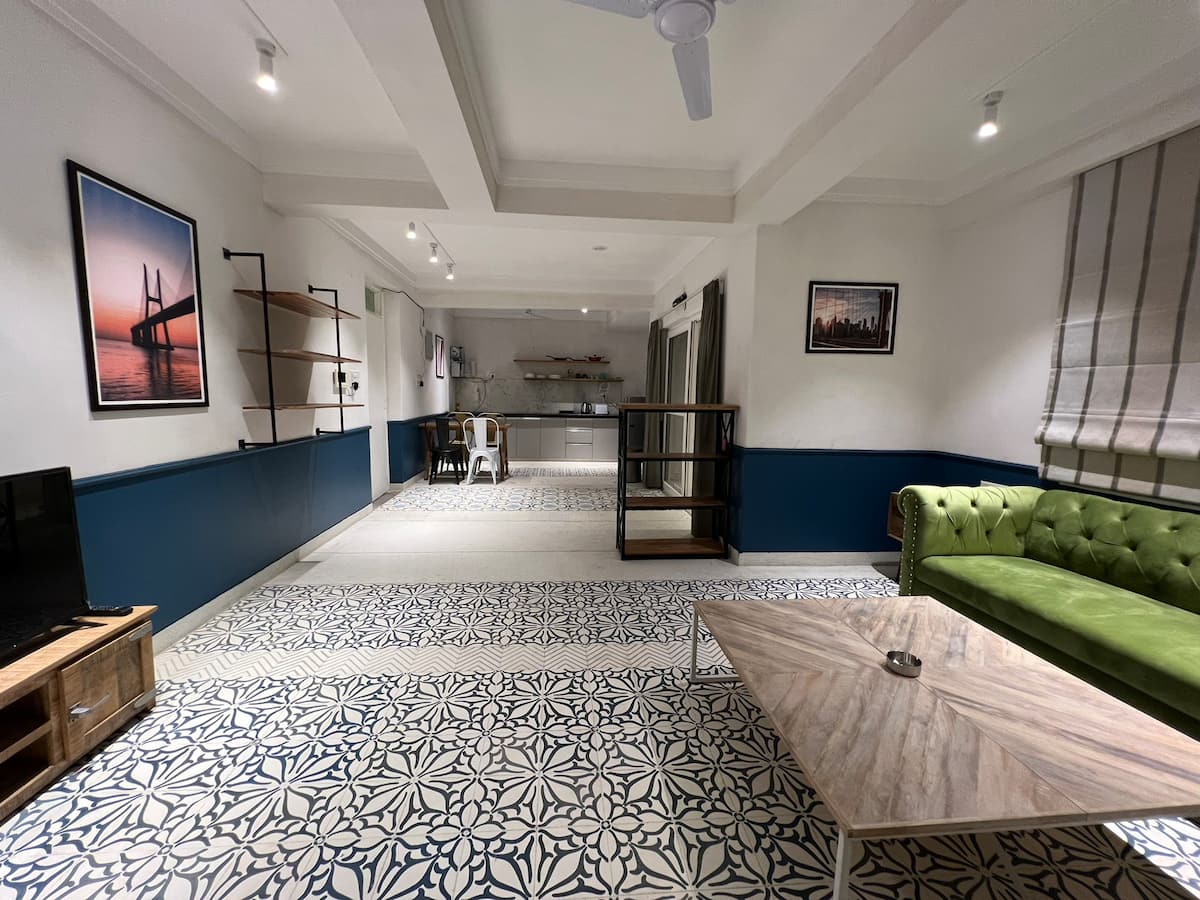 One Uptown 202 (modern 2BHK loft)
