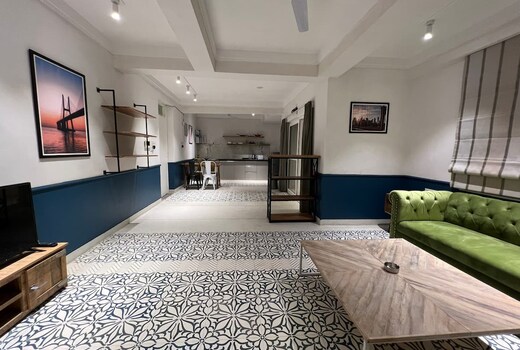 One Uptown 202 (modern 2BHK loft)