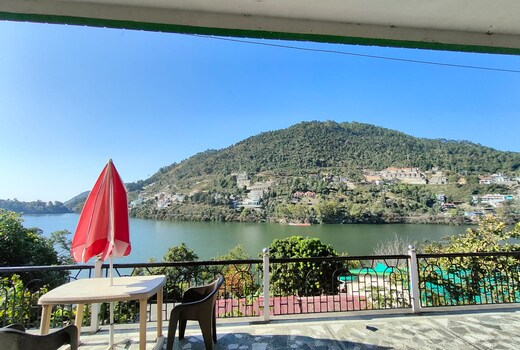 Kiran lake paradise -Lake facing