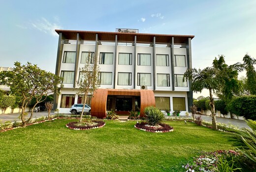 HOTEL NESTWAY (REFINERY ROAD)