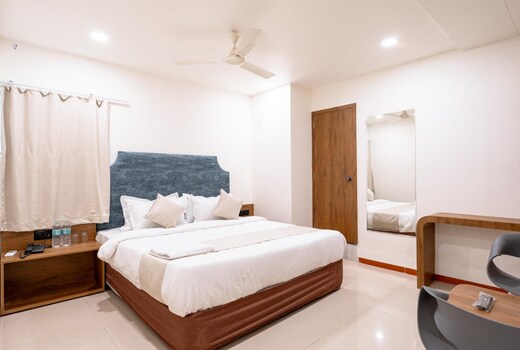 HOTEL SILVER TREE
