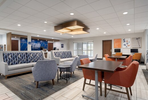 Holiday Inn Express & Suites SAGINAW