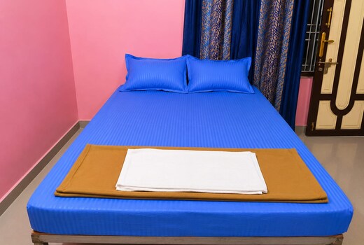 RR Rooms & Stays
