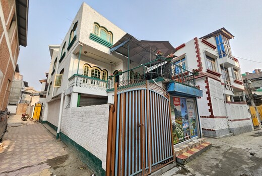 Hotel Irshad, Opposite to Khyber Hospital Lane