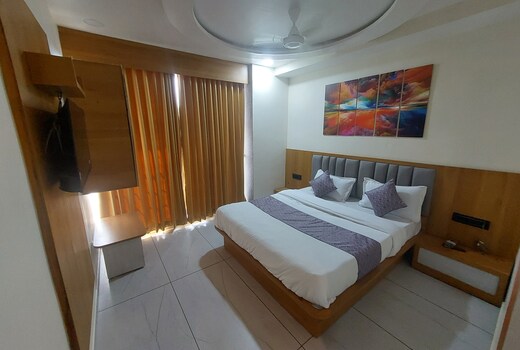 HOTEL R K VILLA