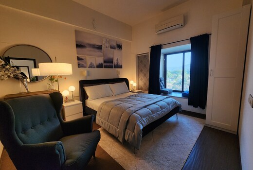 Albergo BNB 2BHK with Mountain View Deck