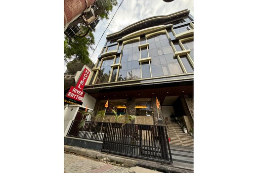 HOTEL RIVER RHYTHM ( 50 mtr. from Assi Ghat )
