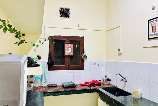 De Kashish Cozy 1BHK Stay
