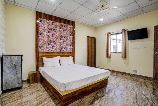 Neelkanth Hotel and Restaurant