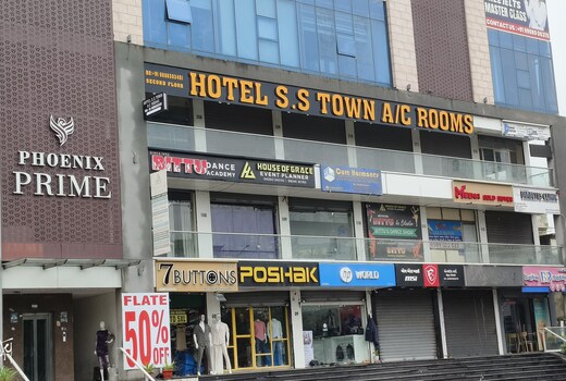 Hotel S S Town
