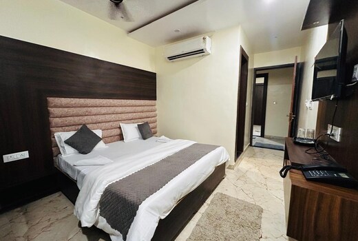 Hotel RK Palace