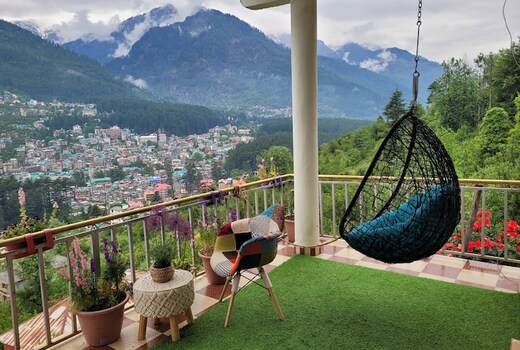 Modern 1BHK Offbeat Peaceful Mountain Home