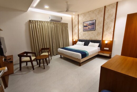 HOTEL RADHEKRISHNA ROOMS AND RESTAURANT