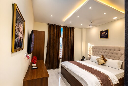 R. Raghavam Hotel & Restaurant