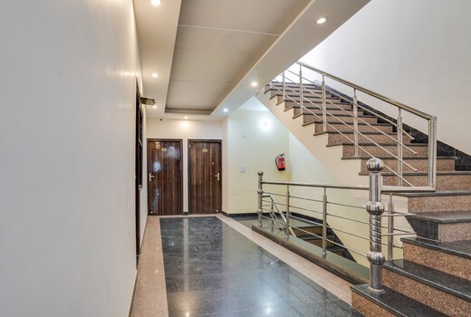 Hotel O Tavish Inn