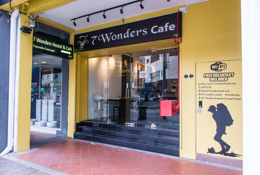7 Wonders Hostel